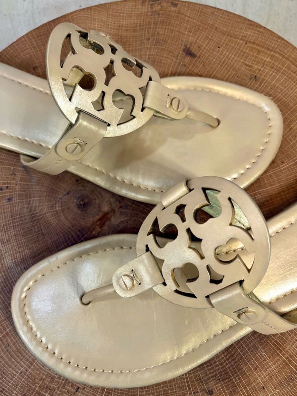 Tory Burch Miller Metallic Champagne Gold Leather Thong Sandals Size 9 - Picture 10 of 15
